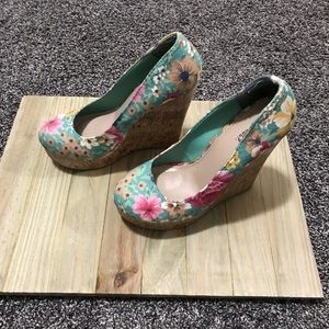 Size 7 floral wedges